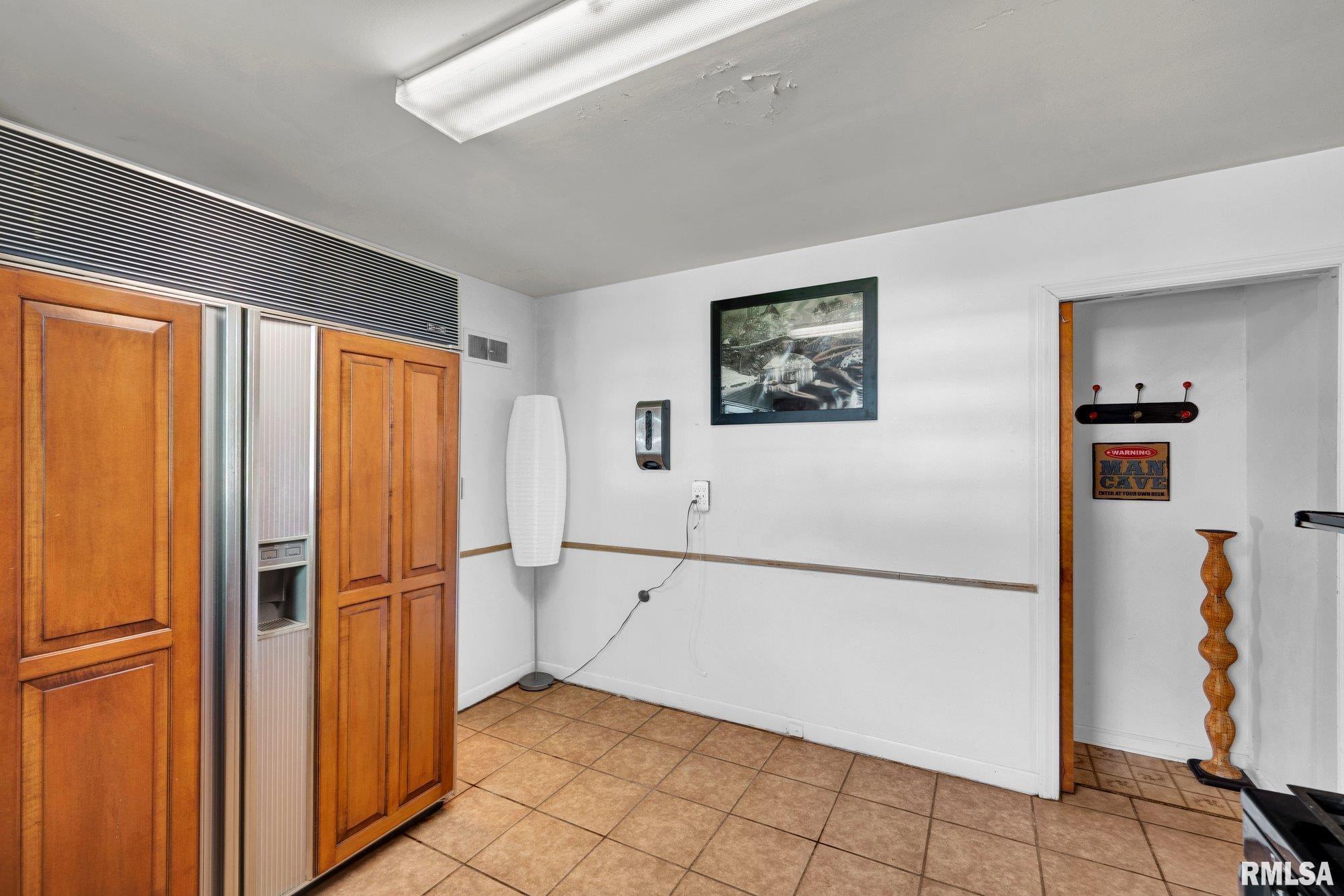 2907 North Sheridan Road Peoria, IL 61604 - Photo 13 of 30 Gallery Image 13
