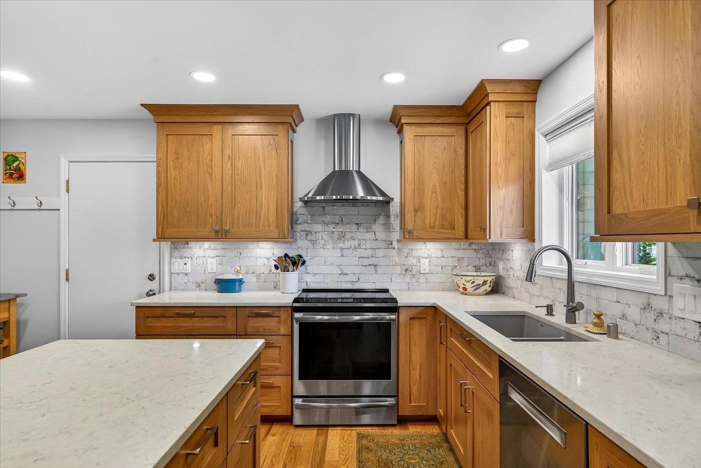 7301 Sawmill Road Madison, WI 53717 - Photo 5 of 54