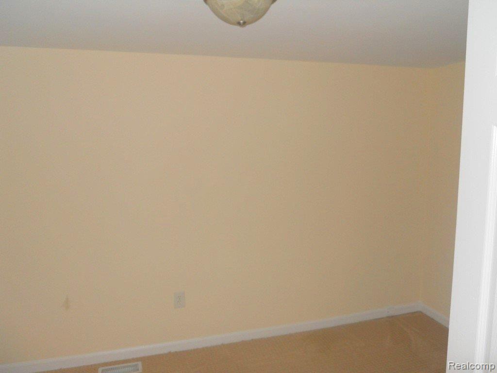 45965 Fairchild Road Macomb, MI 48042 - Photo 10 of 19 Fairchild 009.jpg