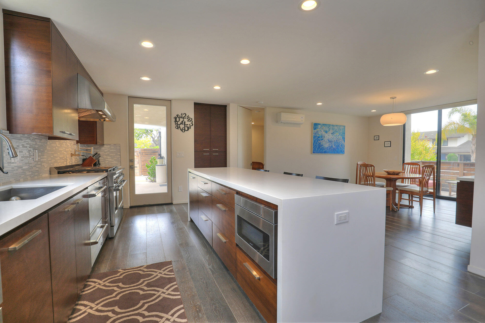867 Randolph Road Santa Barbara, CA 93111 - Photo 5 of 30 Kitchen Island w/ seating