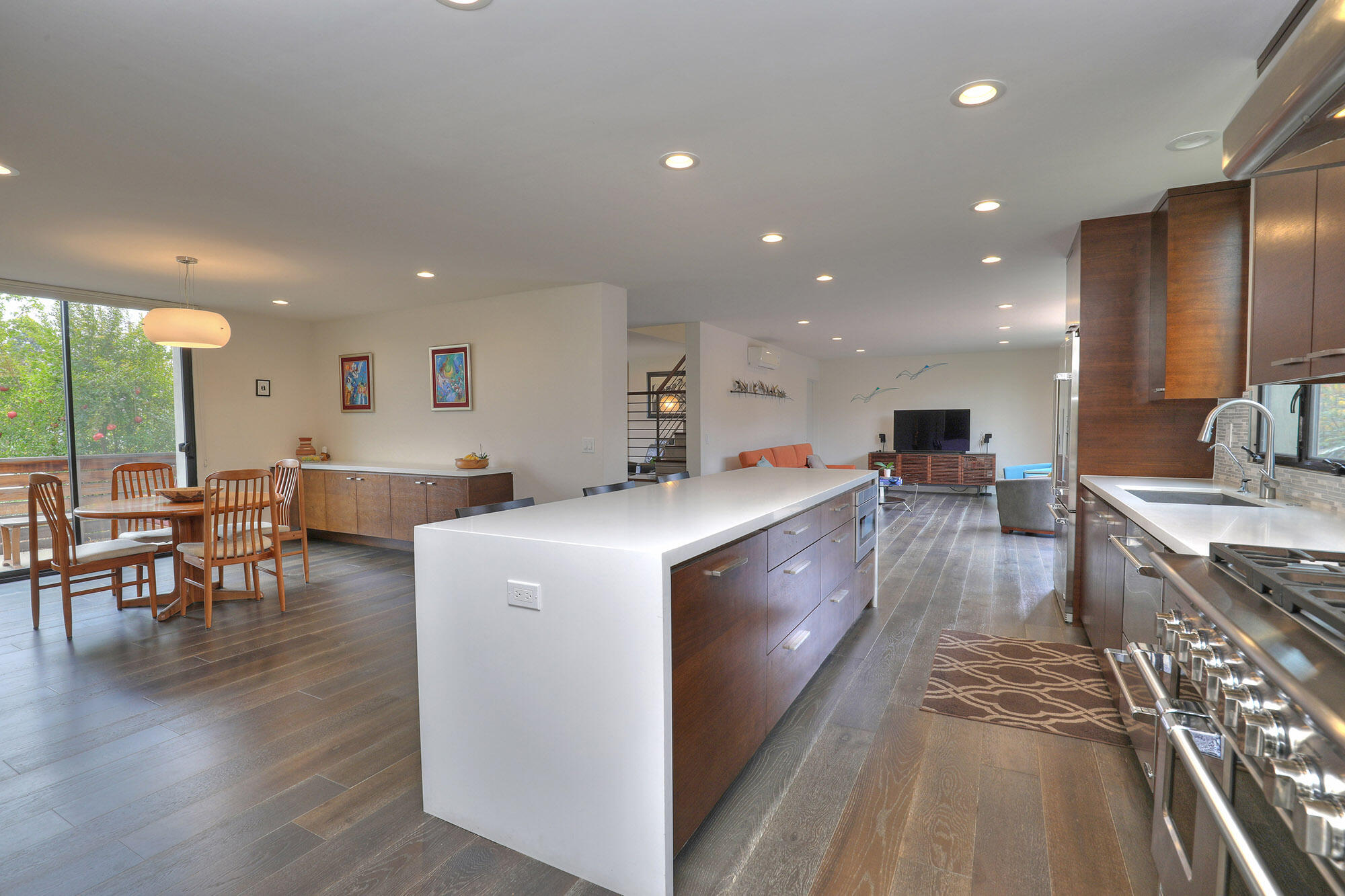 867 Randolph Road Santa Barbara, CA 93111 - Photo 7 of 30 Kitchen & Dining area