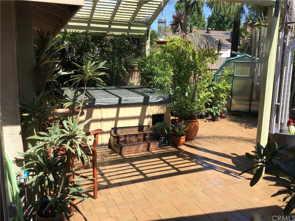 2154 Ostrom Avenue Long Beach, CA 90815 - Photo 26 of 29 a view of a backyard