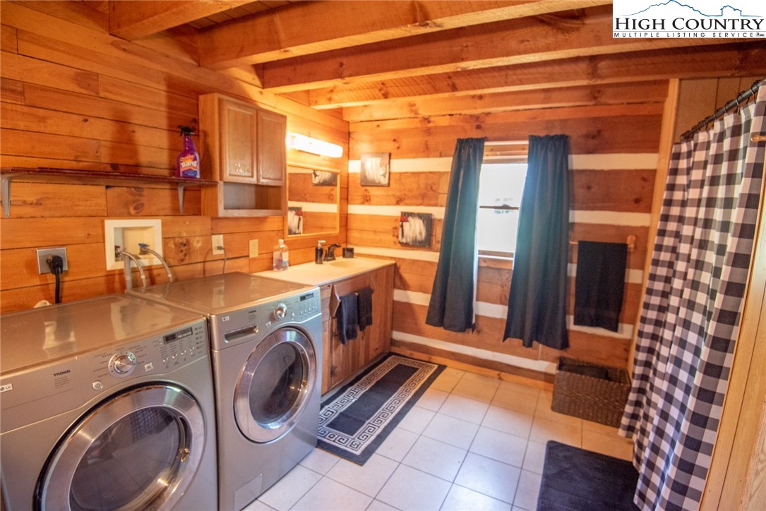 2448 Long Branch Road Lansing, NC 28643 - Photo 11 of 22