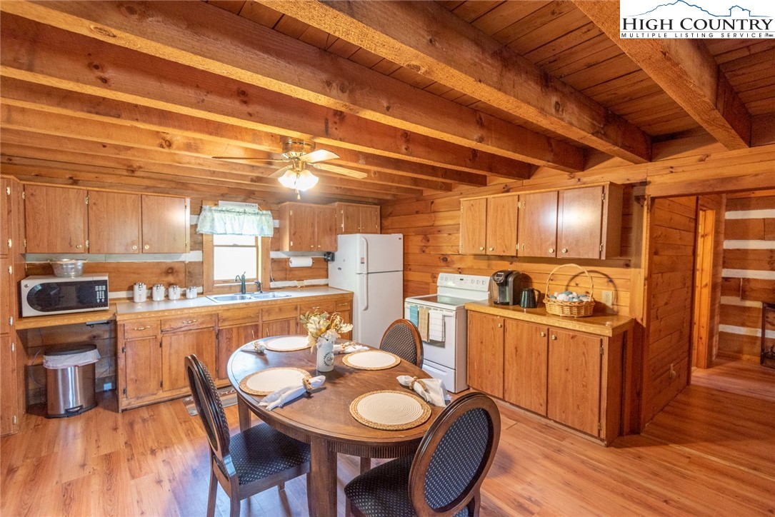 2448 Long Branch Road Lansing, NC 28643 - Photo 6 of 22