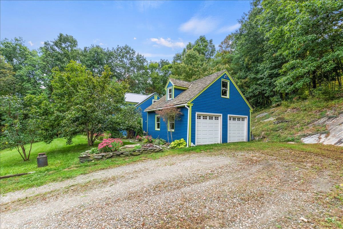 583 Tubs Road Pownal, VT 05260 - Photo 3 of 39