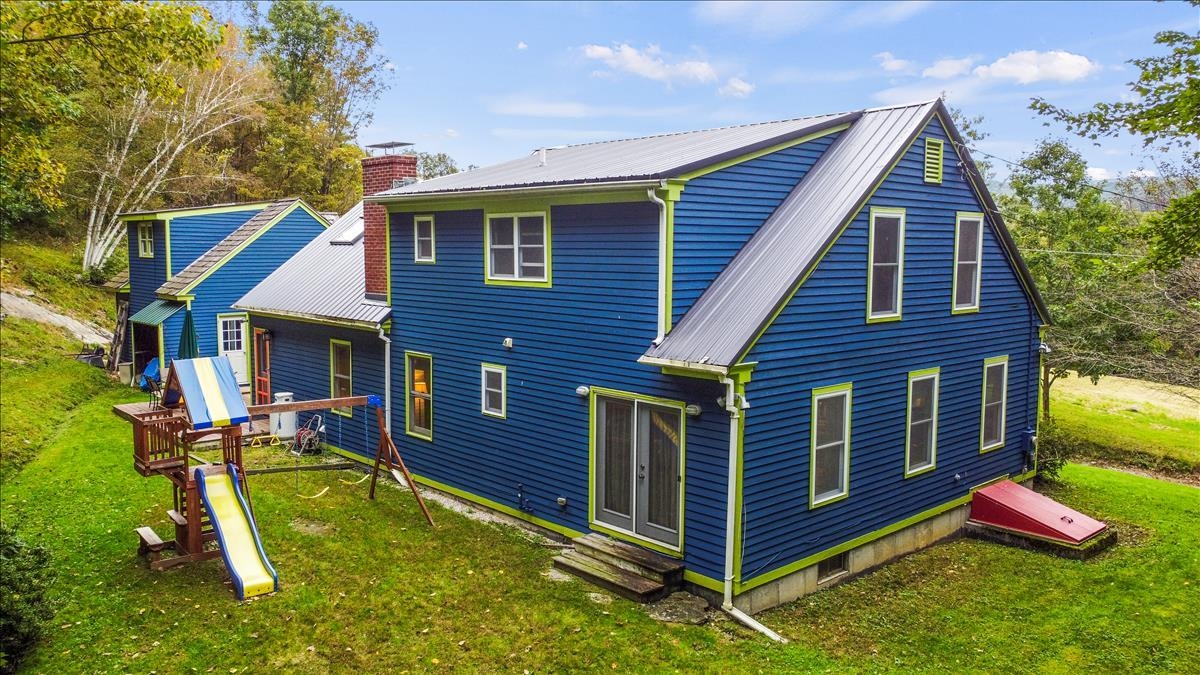 583 Tubs Road Pownal, VT 05260 - Photo 4 of 39