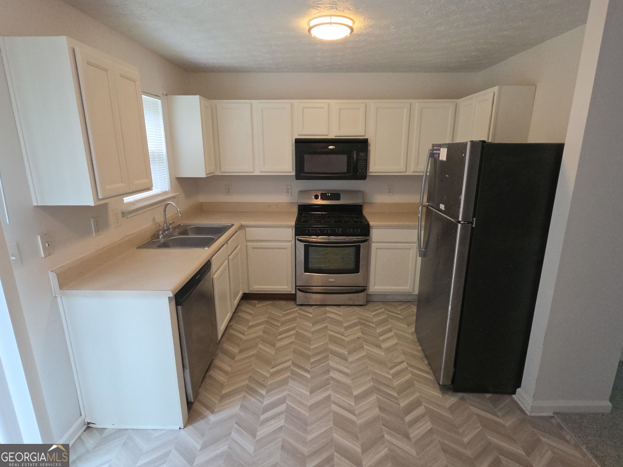 9432 Lakeview Road, Unit 53 Union City, GA 30291 - Photo 2 of 11