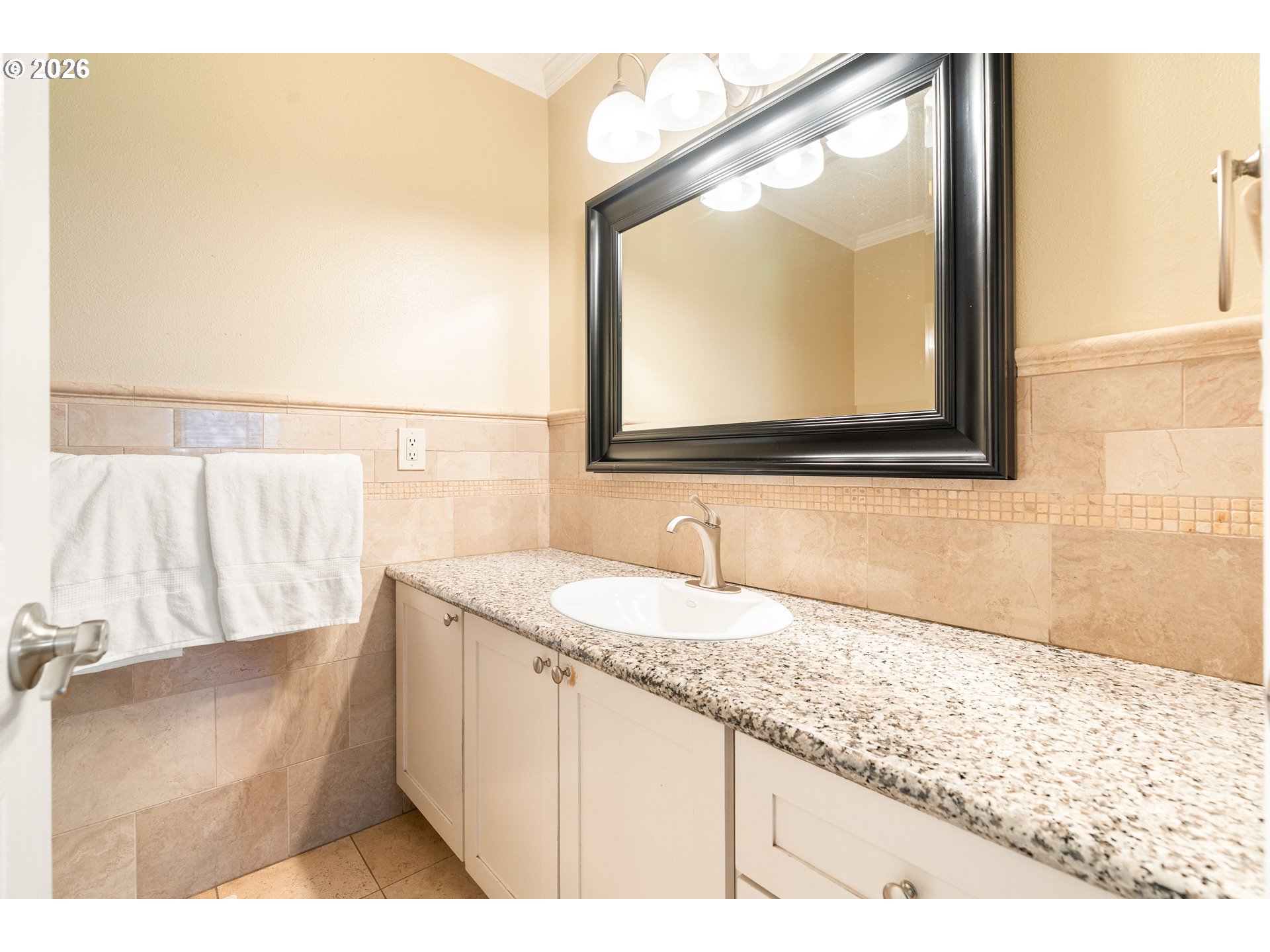 7422 Southwest 37th Avenue Portland, OR 97219 - Photo 13 of 47