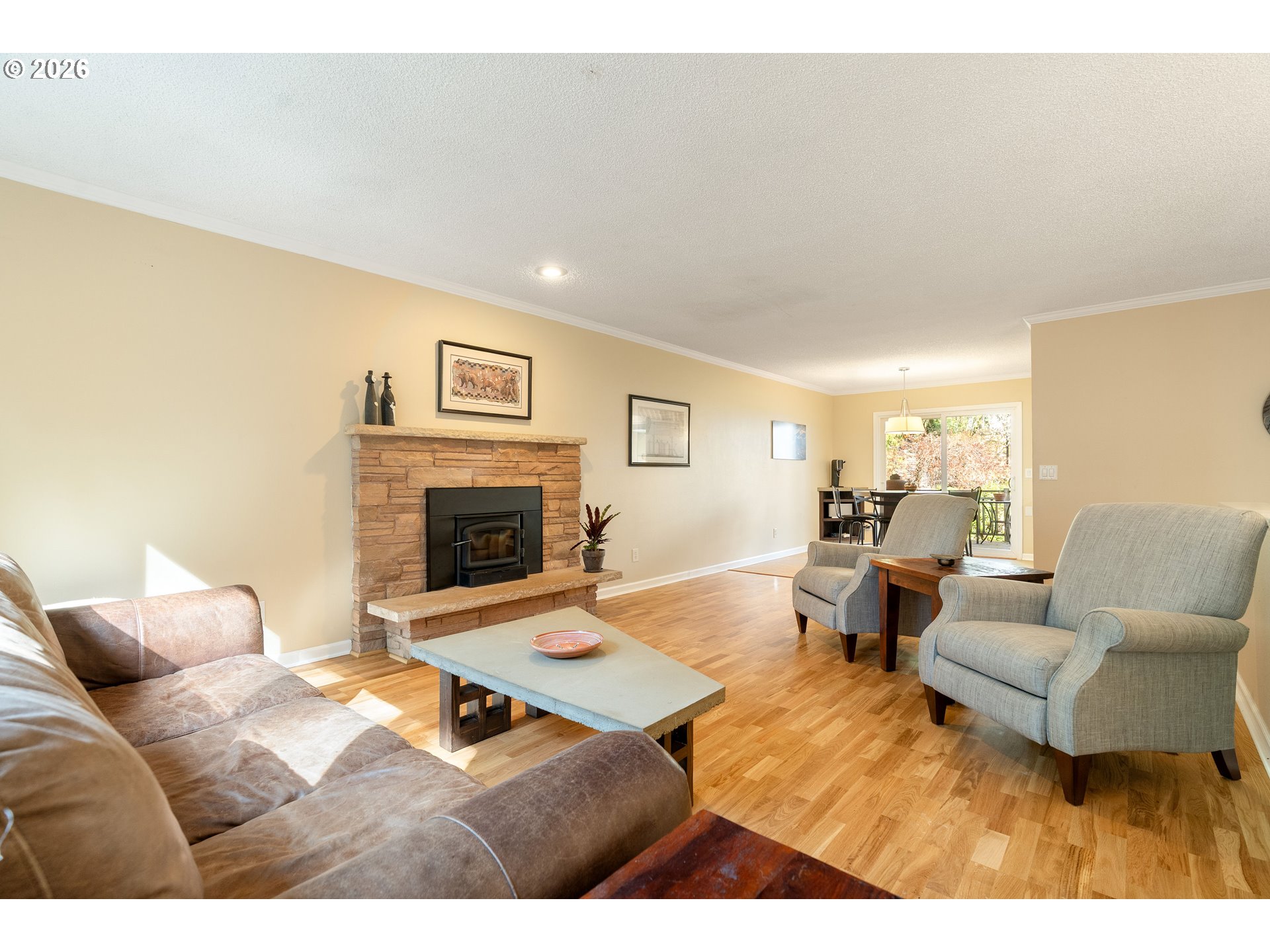 7422 Southwest 37th Avenue Portland, OR 97219 - Photo 4 of 47