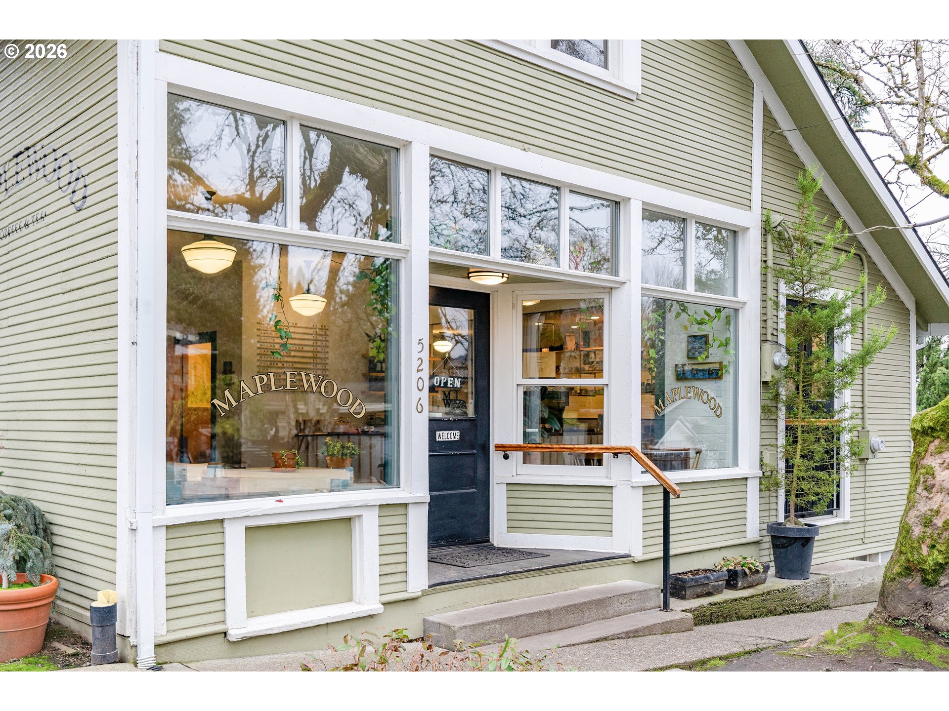 7422 Southwest 37th Avenue Portland, OR 97219 - Photo 45 of 47