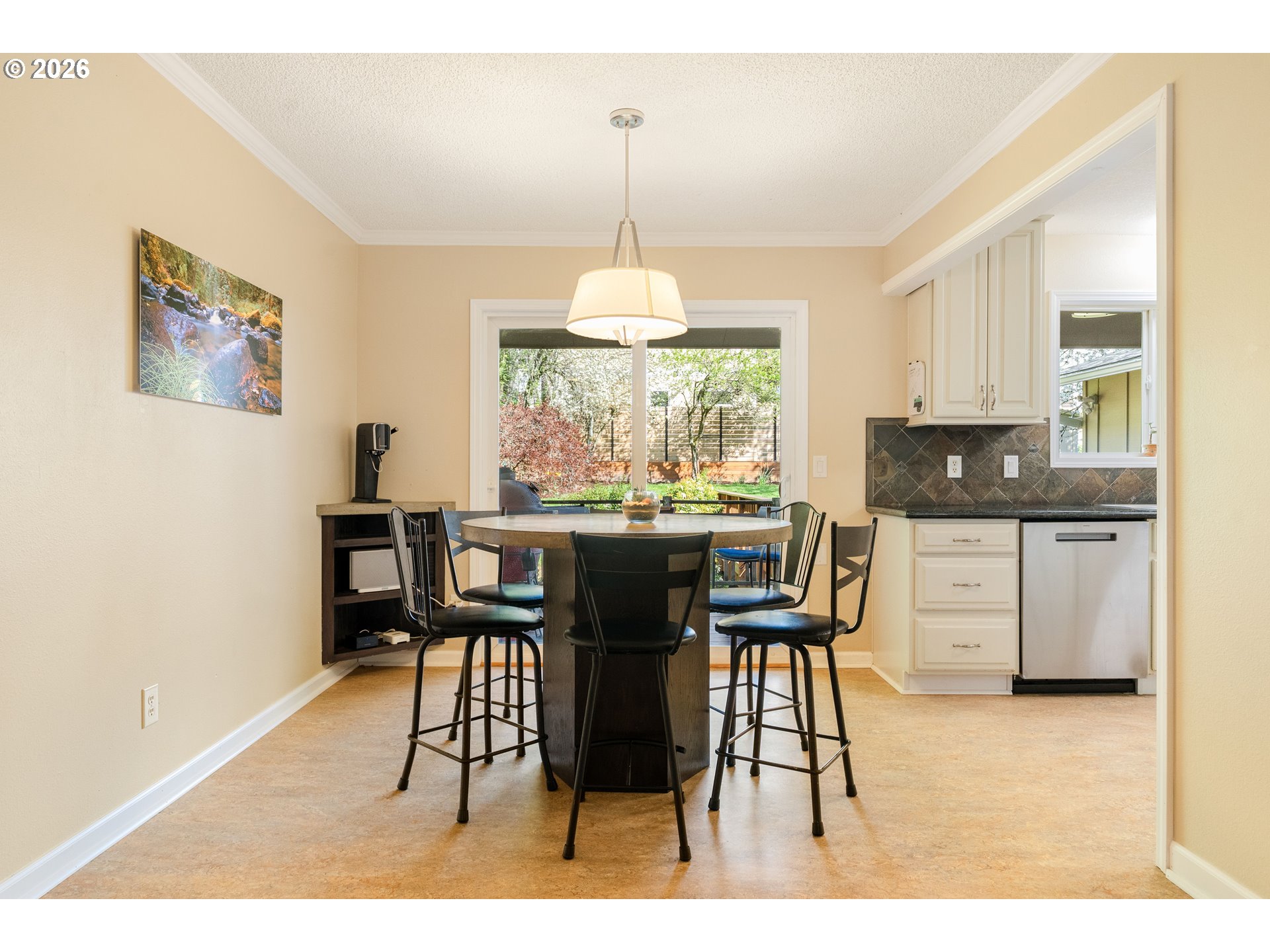 7422 Southwest 37th Avenue Portland, OR 97219 - Photo 8 of 47