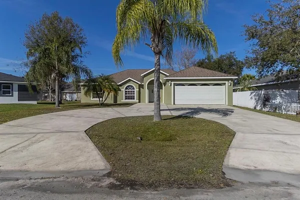 $2,200 | 411 Mallard Way, Kissimmee, FL 34759