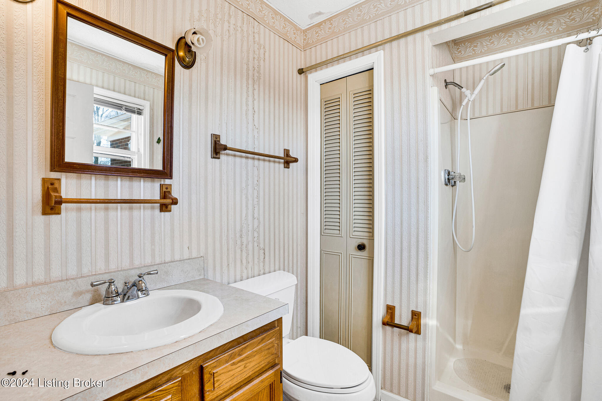 4528 Sandhill Road Louisville, KY 40219 - Photo 29 of 48 DSC09654