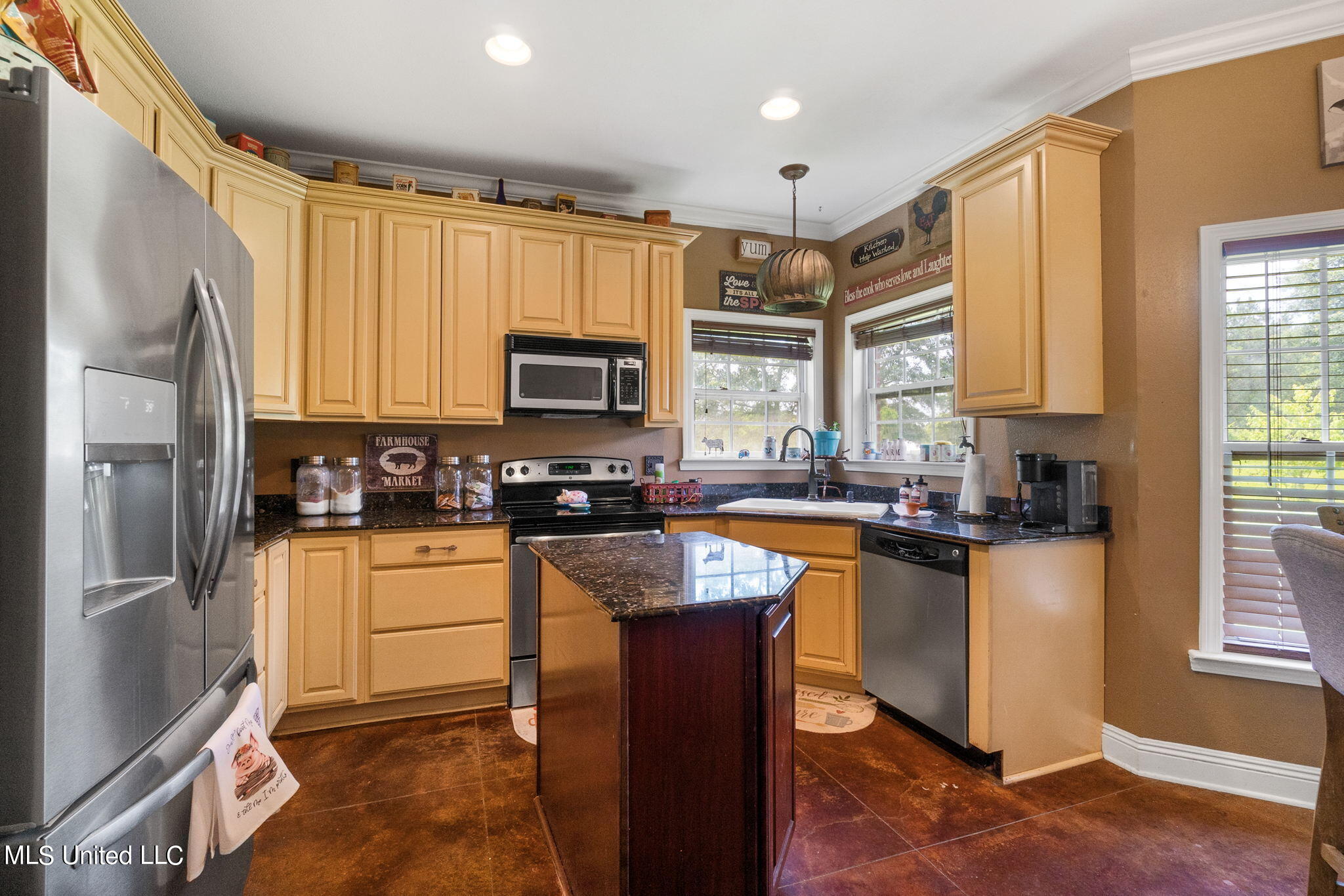 255 Newco Road Wiggins, MS 39577 - Photo 6 of 24 Kitchen