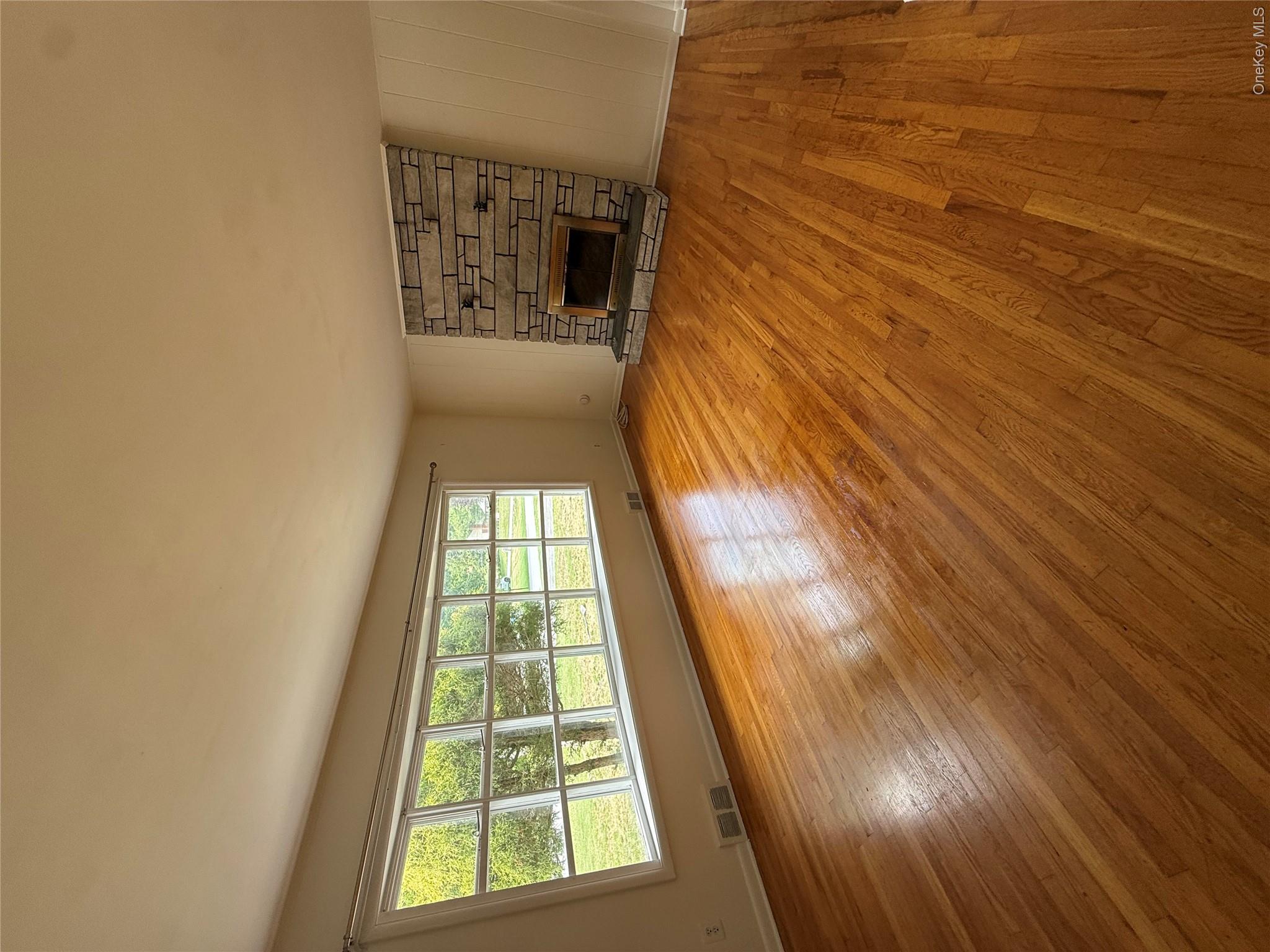 36 Greenvale Farms Road Poughkeepsie, NY 12603 - Photo 6 of 18