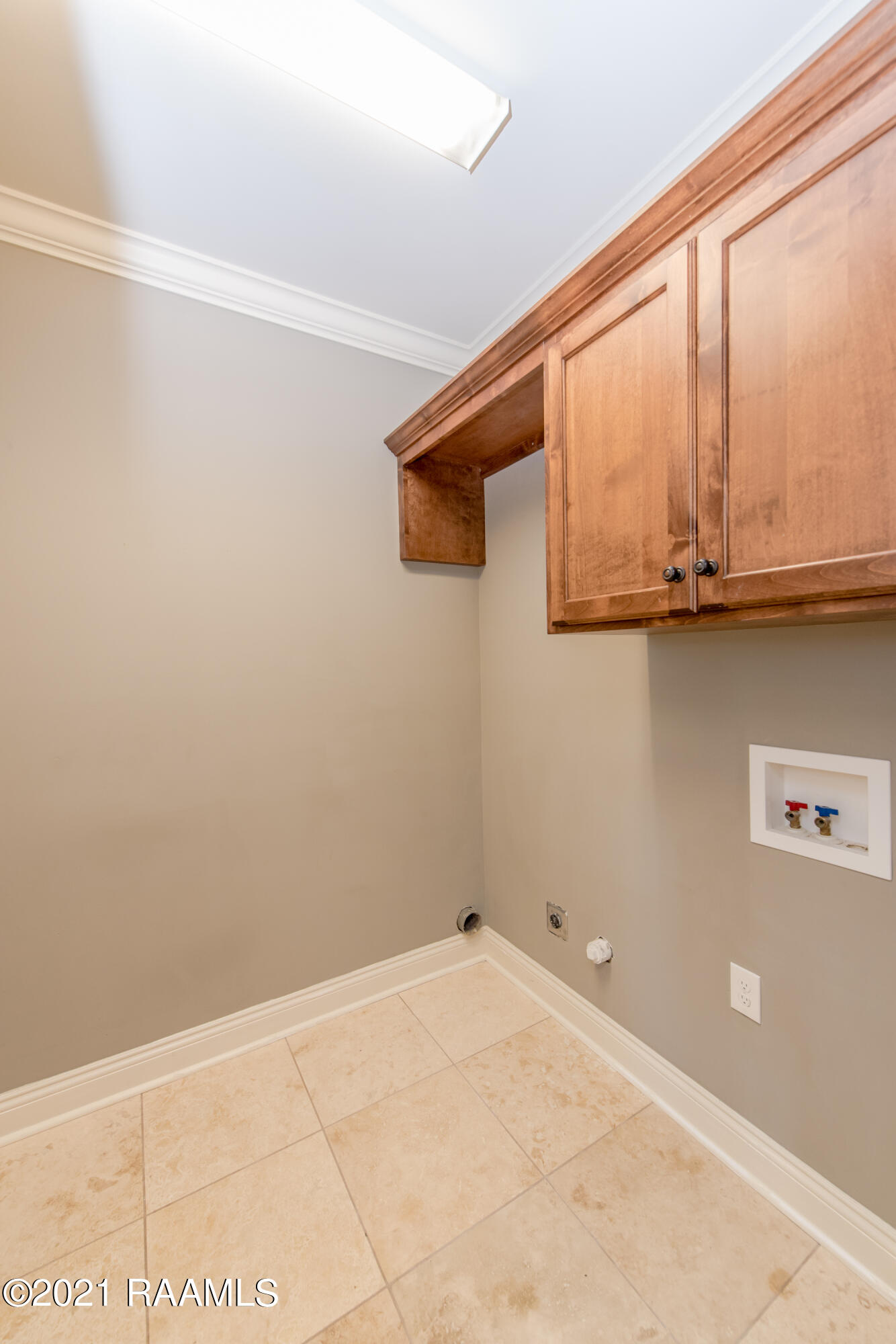315 Hill Ridge Drive Youngsville, LA 70592 - Photo 17 of 34 Laundry Room
