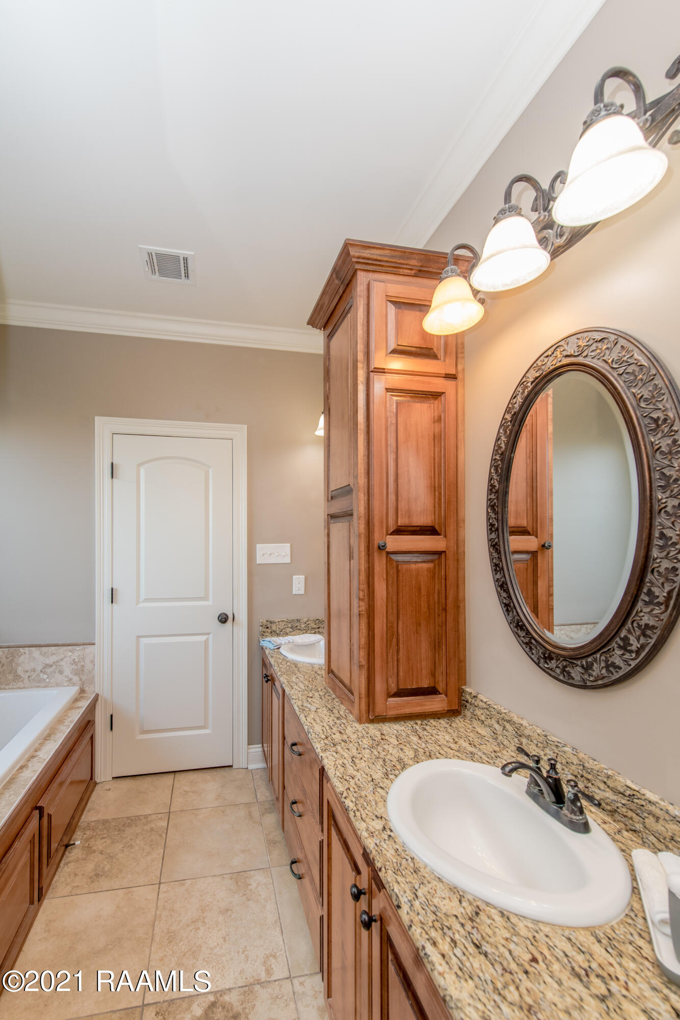 315 Hill Ridge Drive Youngsville, LA 70592 - Photo 24 of 34 Master Bath