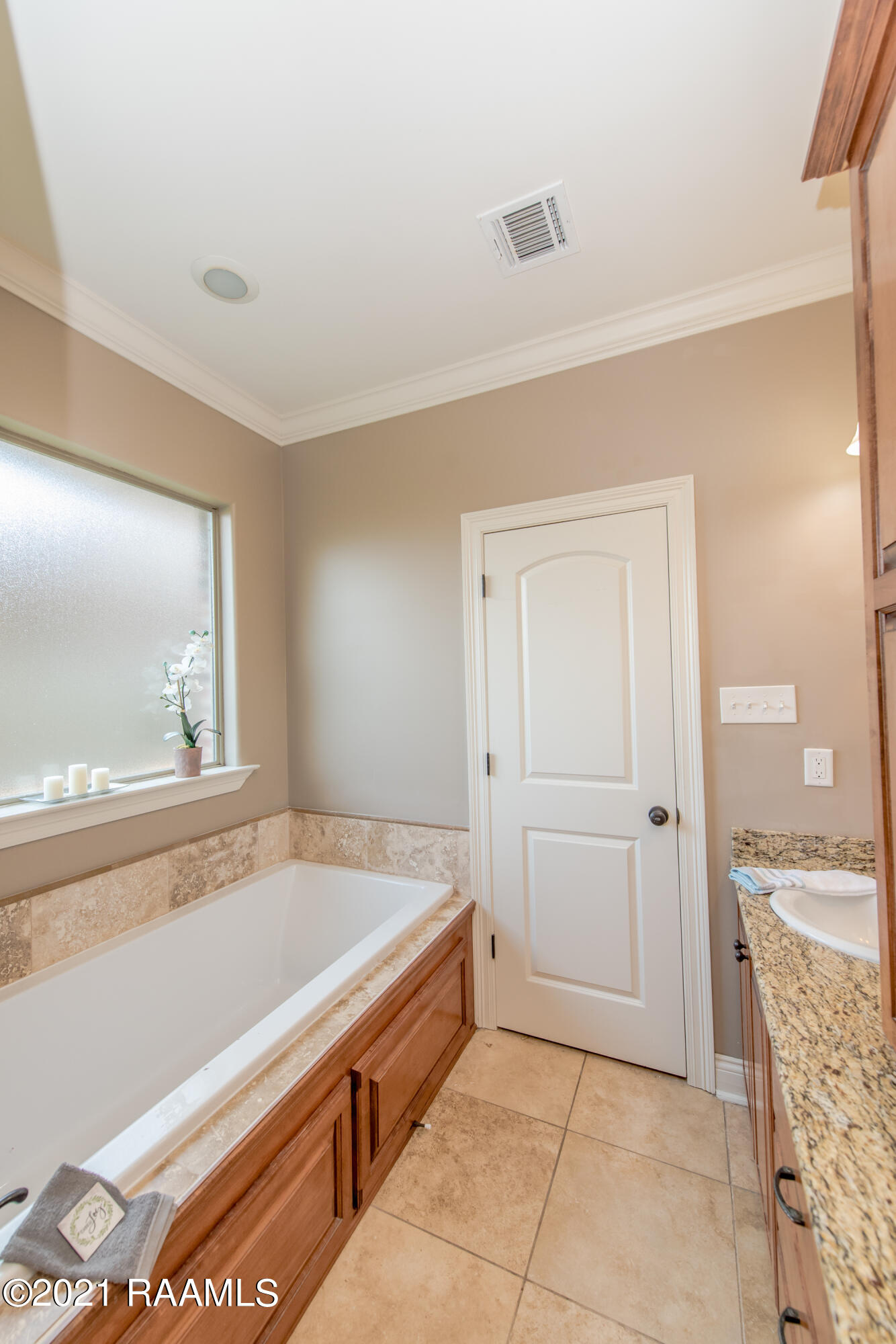 315 Hill Ridge Drive Youngsville, LA 70592 - Photo 25 of 34 Master Bath
