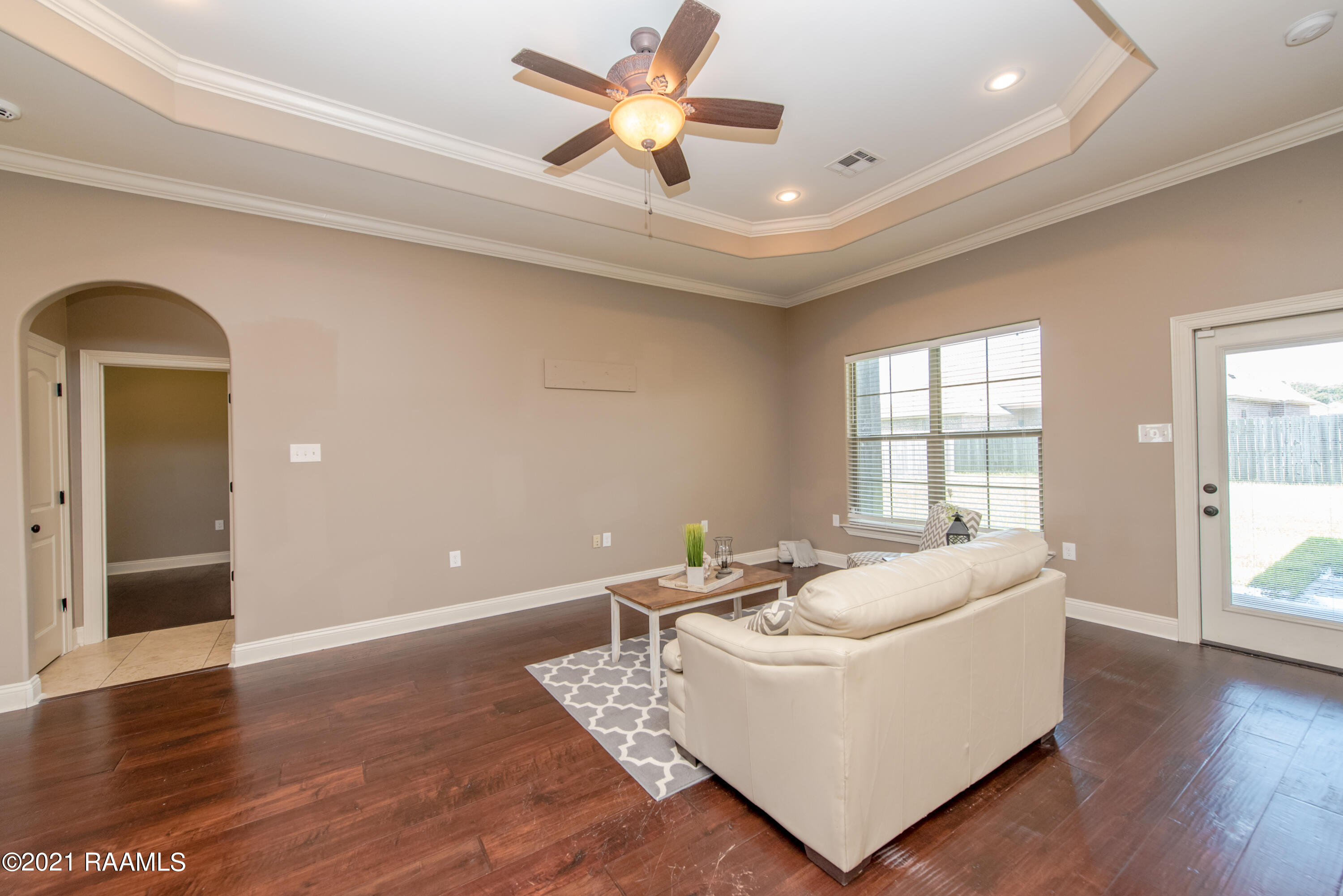 315 Hill Ridge Drive Youngsville, LA 70592 - Photo 5 of 34 Living Room