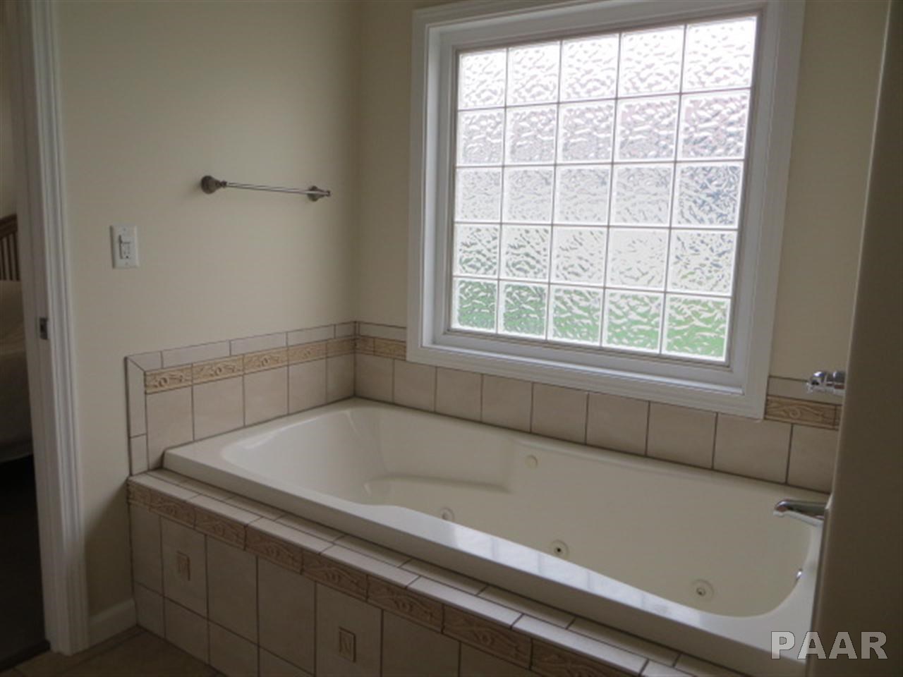 5826 Charleston Road Peoria, IL 61607 - Photo 12 of 21