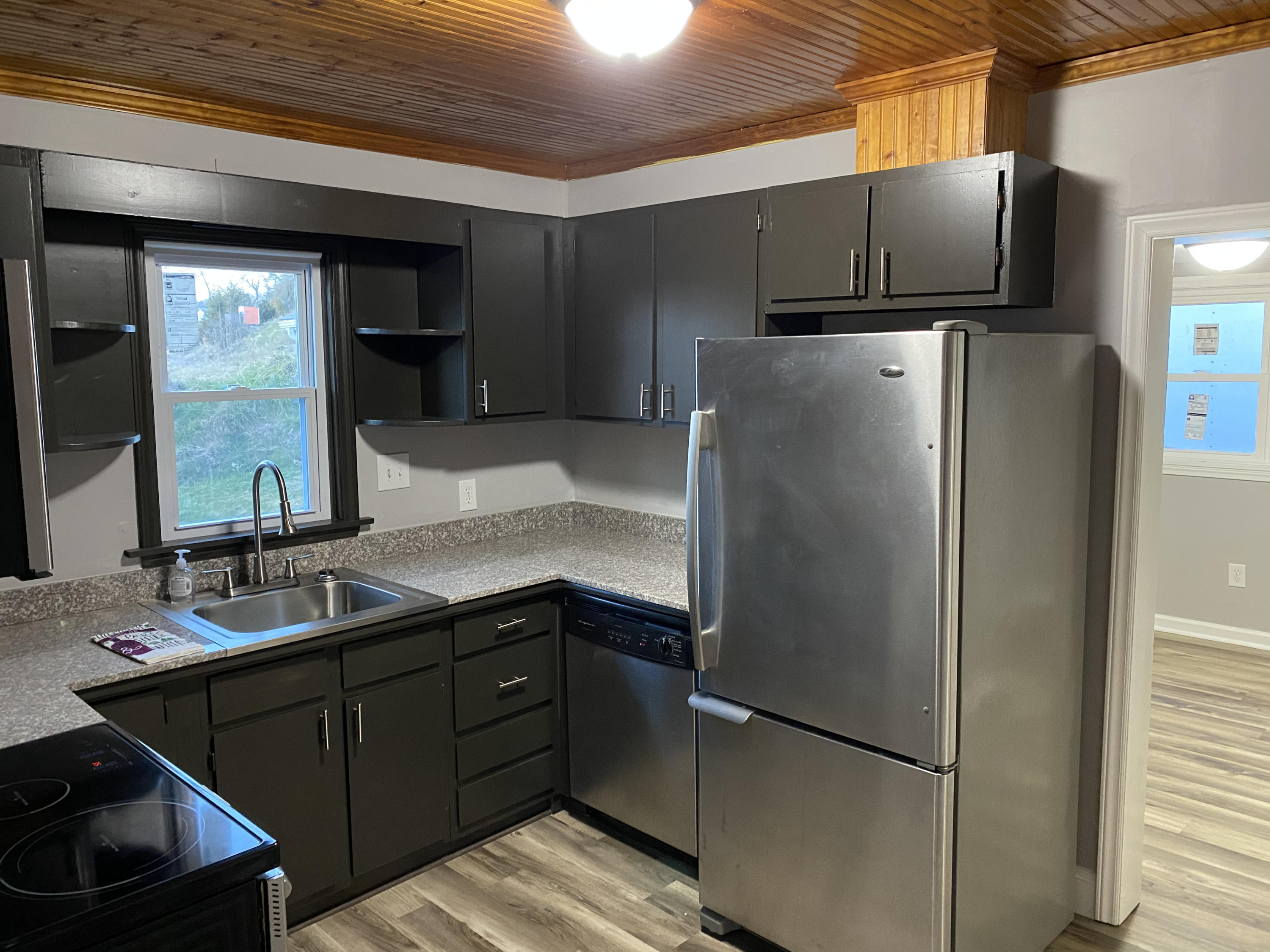 113 Ridge Road Fall Branch, TN 37656 - Photo 8 of 39 325BA21F-BCAC-415E-BA39-EE1C0301E275