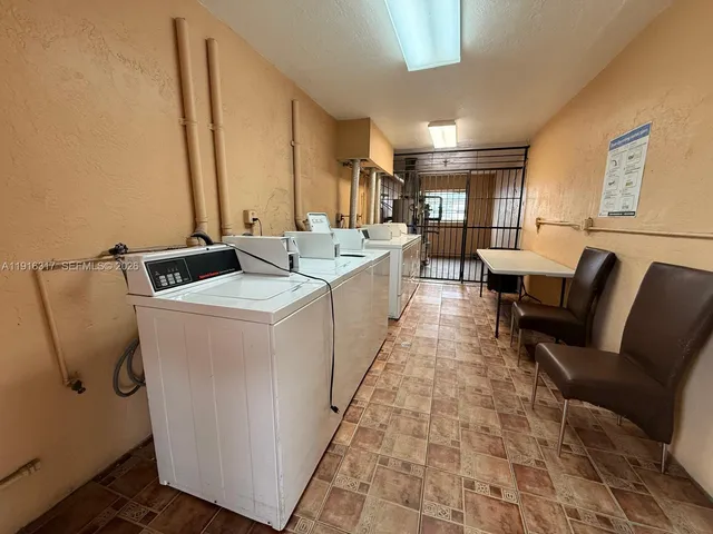 $1,690 | 1280 West 54th Street, Unit 322B, Hialeah, FL 33012