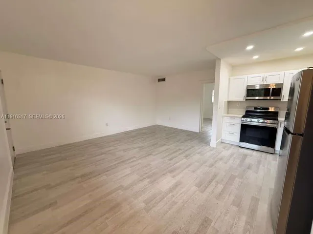 $1,690 | 1280 West 54th Street, Unit 322B, Hialeah, FL 33012