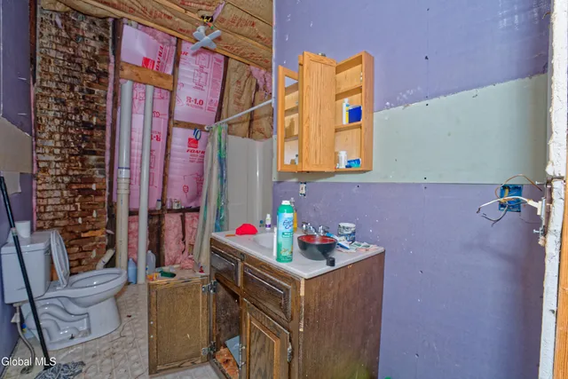 $300,000 | 1554 1st Street, Rensselaer, NY 12144