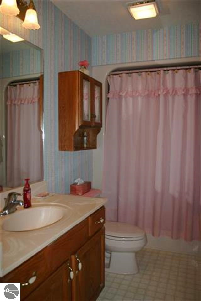 8970 South Sunnyview Road Traverse City, MI 49684 - Photo 38 of 46 1786580-37.JPG