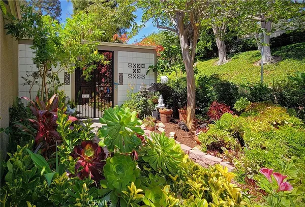 $449,000 | 494 Calle Cadiz, Unit A, Laguna Woods, CA 92637