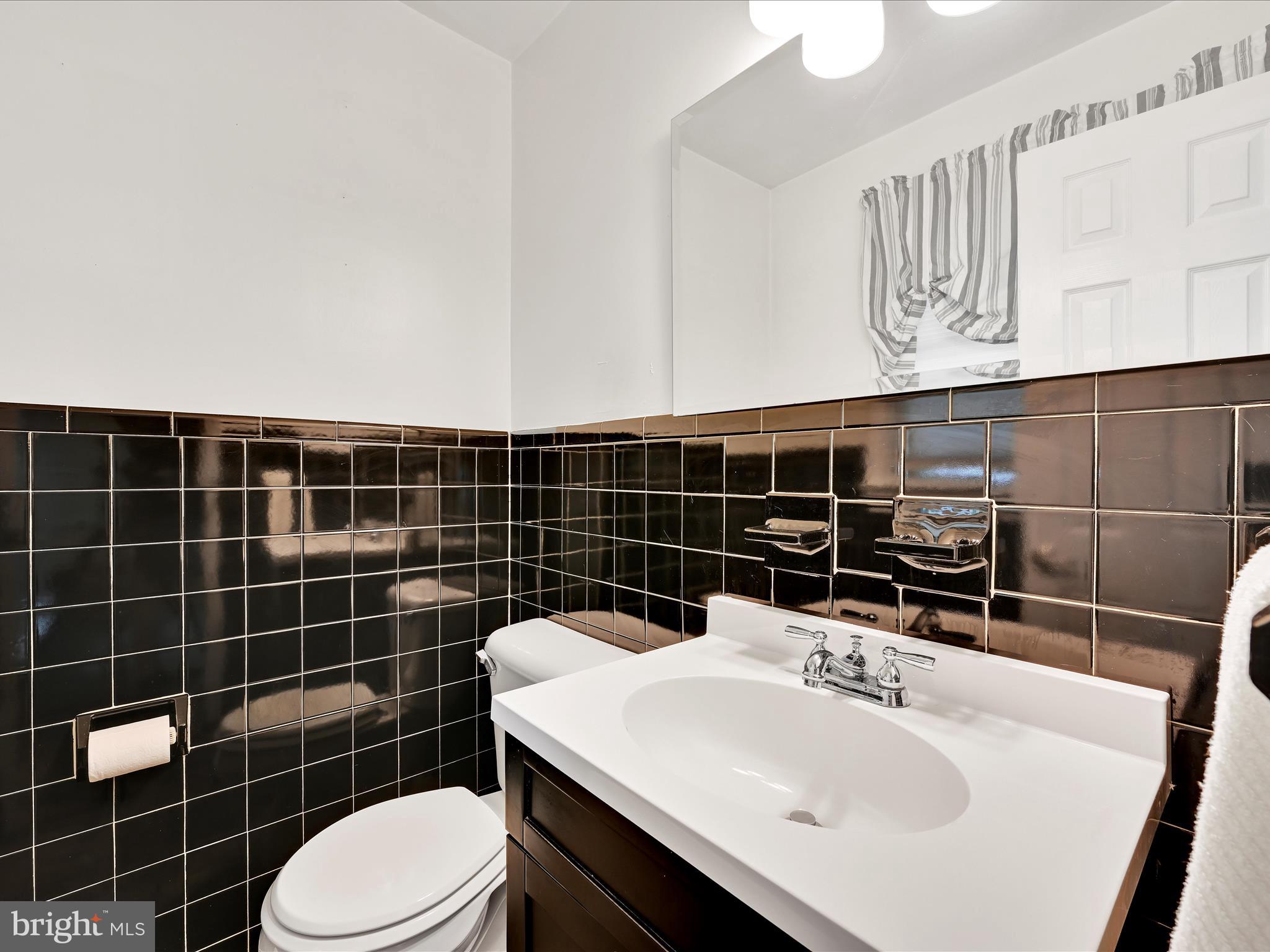 1321 Valley Road Lancaster, PA 17603 - Photo 25 of 35 Main floor powder room