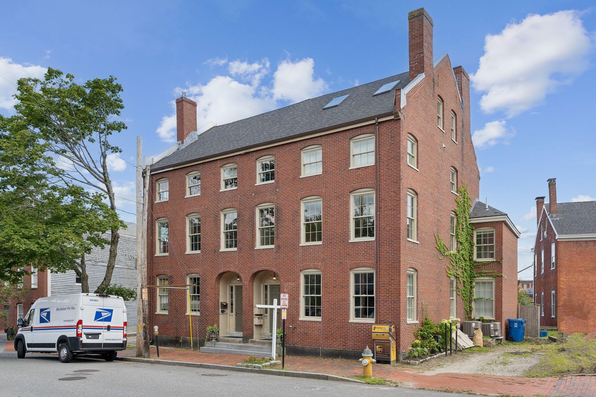 32 Pleasant St 2