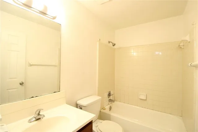 $950 | 5736 Northwest 25th Terrace, Gainesville, FL 32653