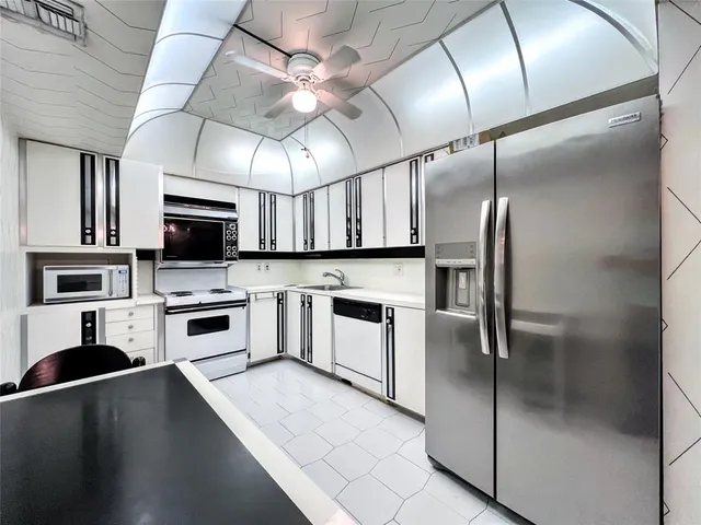 $245,000 | 800 Cypress Grove Drive, Unit 106, Pompano Beach, FL 33069