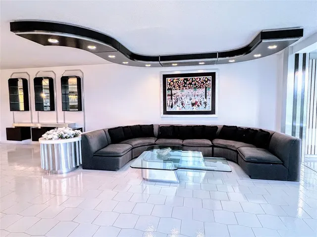 $245,000 | 800 Cypress Grove Drive, Unit 106, Pompano Beach, FL 33069