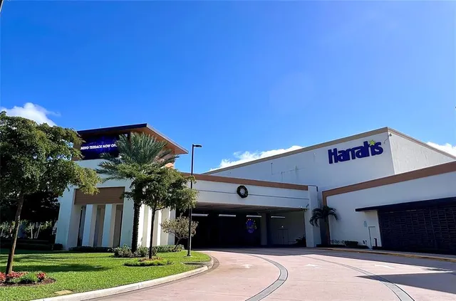 $245,000 | 800 Cypress Grove Drive, Unit 106, Pompano Beach, FL 33069