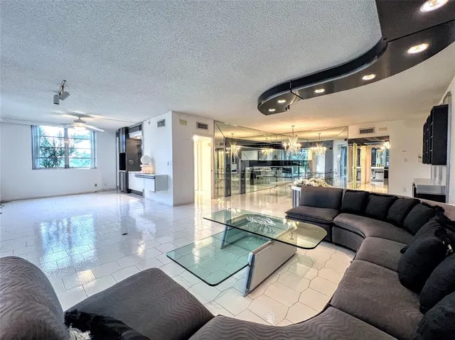 $245,000 | 800 Cypress Grove Drive, Unit 106, Pompano Beach, FL 33069