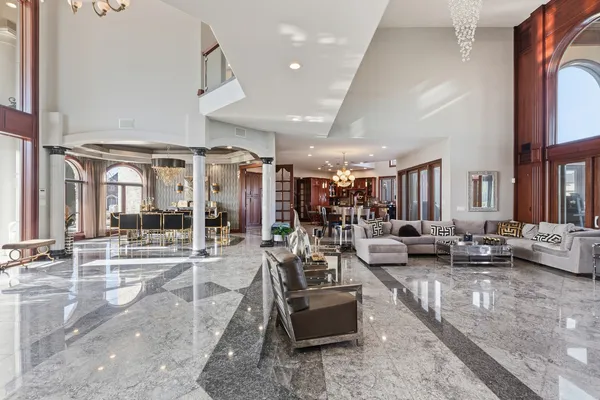 $2,800,000 | 15 Terra Vita Court, South Barrington, IL 60010