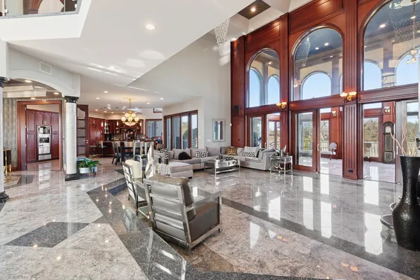 $2,800,000 | 15 Terra Vita Court, South Barrington, IL 60010