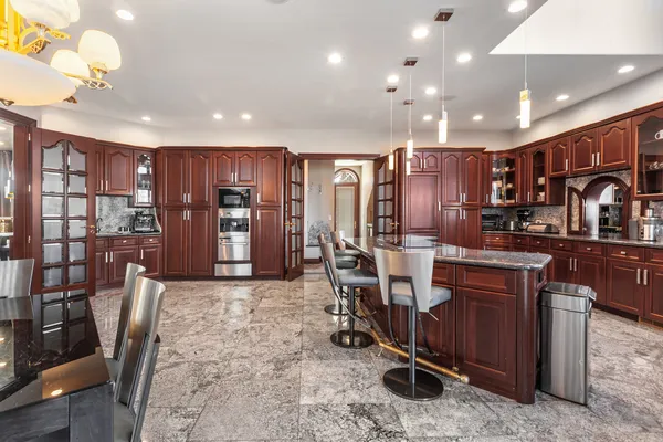 $2,800,000 | 15 Terra Vita Court, South Barrington, IL 60010