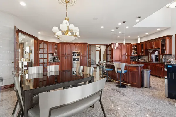 $2,800,000 | 15 Terra Vita Court, South Barrington, IL 60010