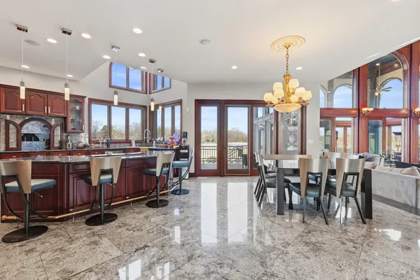 $2,800,000 | 15 Terra Vita Court, South Barrington, IL 60010