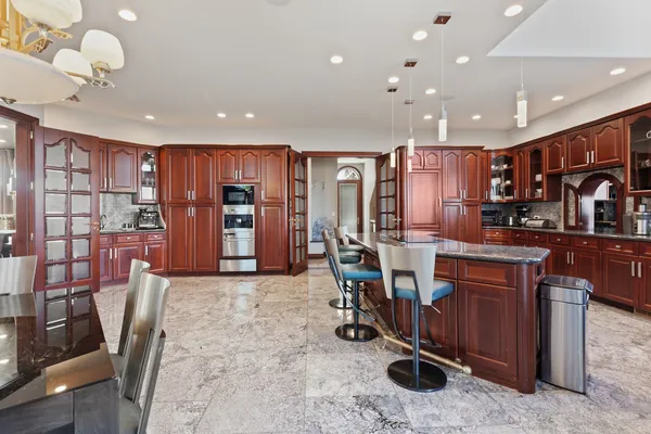 $2,800,000 | 15 Terra Vita Court, South Barrington, IL 60010