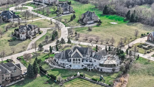 $2,800,000 | 15 Terra Vita Court, South Barrington, IL 60010