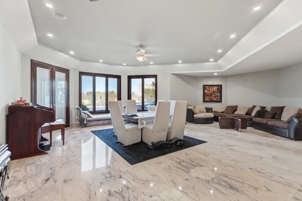 $2,800,000 | 15 Terra Vita Court, South Barrington, IL 60010