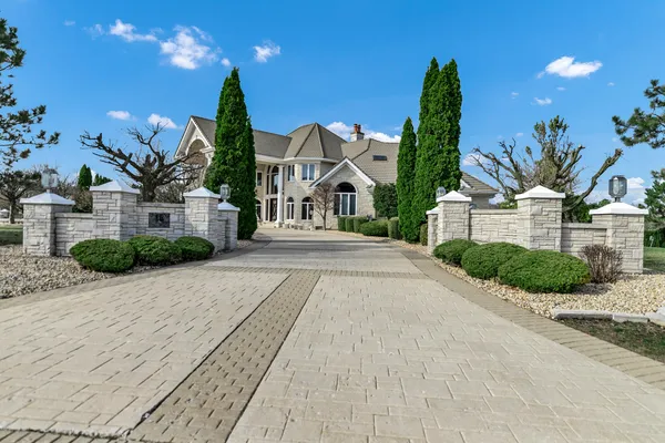 $2,800,000 | 15 Terra Vita Court, South Barrington, IL 60010