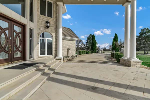 $2,800,000 | 15 Terra Vita Court, South Barrington, IL 60010