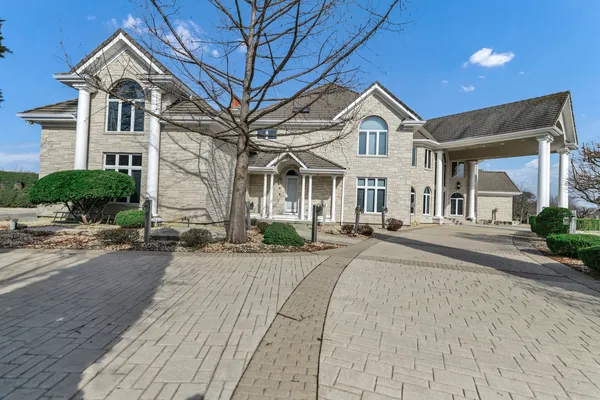 $2,800,000 | 15 Terra Vita Court, South Barrington, IL 60010