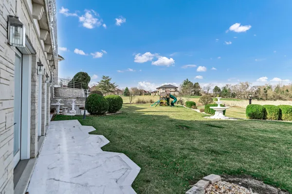 $2,800,000 | 15 Terra Vita Court, South Barrington, IL 60010