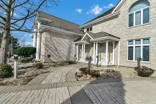 $2,800,000 | 15 Terra Vita Court, South Barrington, IL 60010